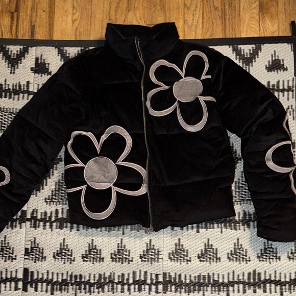 Oversized puffer Crop fit Jacket with Flowers